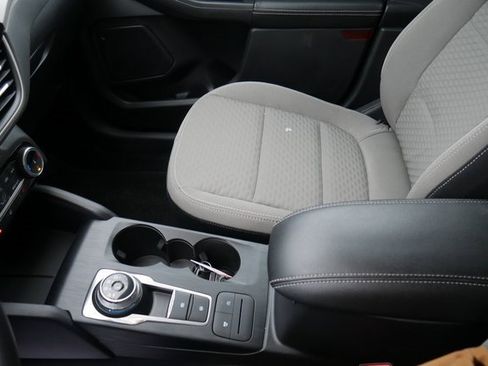 Used 2022 Ford Escape SE w/ Cold Weather Package image 21