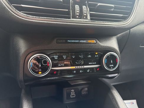 Used 2024 Ford Escape Active image 32