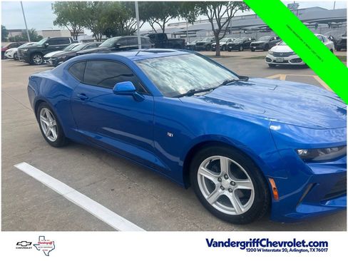 Used 2017 Chevrolet Camaro LT RWD image 5