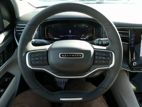 Used 2024 Jeep Wagoneer Series II w/ Premium Group I image 40