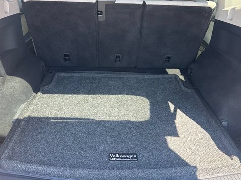 Used 2018 Volkswagen Tiguan SE AWD/4WD image 13