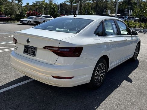 Used 2021 Volkswagen Jetta SE image 4