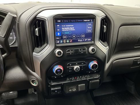 Used 2021 GMC Sierra 1500 SLT image 17