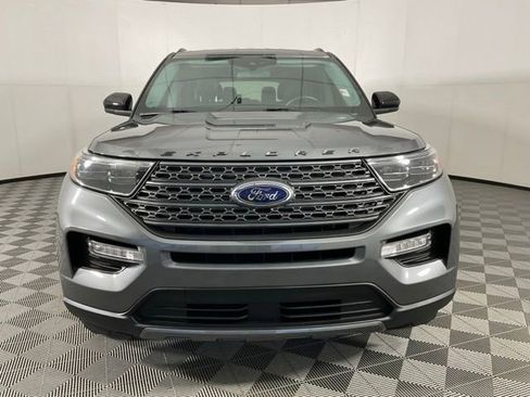 Used 2023 Ford Explorer XLT w/ Equipment Group 202A AWD/4WD image 2