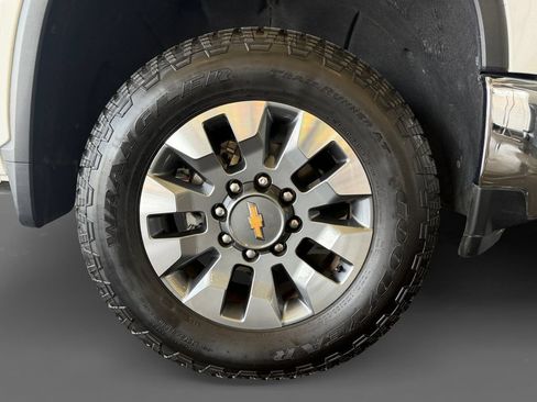 Used 2021 Chevrolet Silverado 2500 LT w/ Fleet Comfort Package RWD image 9