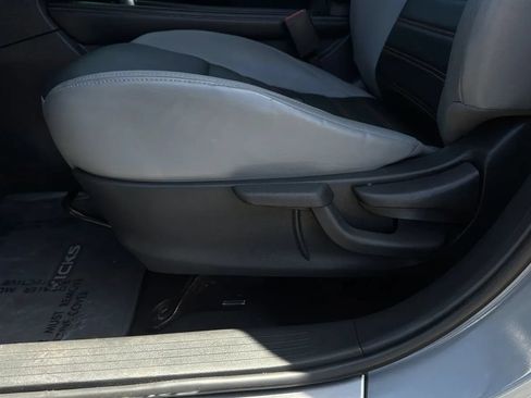 Used 2022 Nissan Kicks SR w/ Premium Package FWD image 13