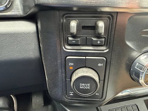 Used 2025 Ford F350 Lariat w/ Chrome Package AWD/4WD image 7