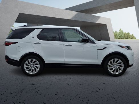 Used 2024 Land Rover Discovery S AWD/4WD image 7
