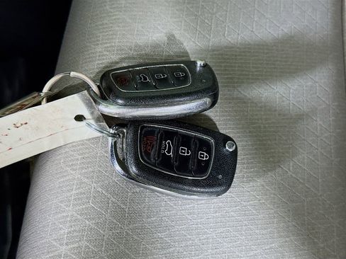 Used 2017 Hyundai Tucson SE FWD image 30