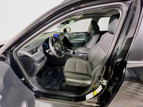 Used 2025 Toyota RAV4 XLE w/ Convenience Package AWD/4WD image 15
