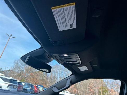 Used 2025 GMC Sierra 1500 SLT image 18