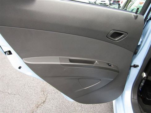 Used 2015 Chevrolet Spark LT image 23