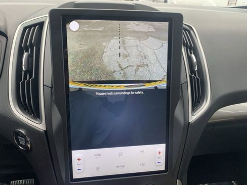 New 2024 Ford Edge SE image 9