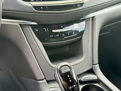 Used 2022 Cadillac XT5 Premium Luxury w/ Technology Package image 18