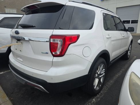 Used 2016 Ford Explorer XLT w/ Equipment Group 202A image 3