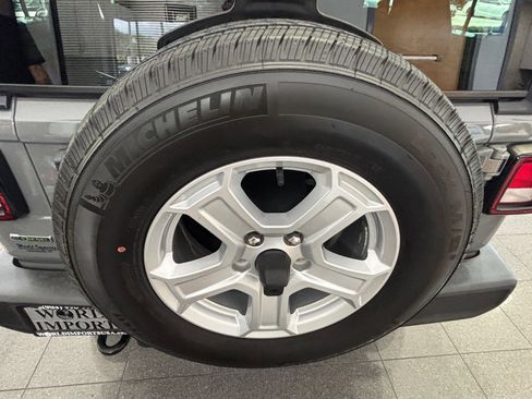 Used 2021 Jeep Wrangler Unlimited Sport image 11