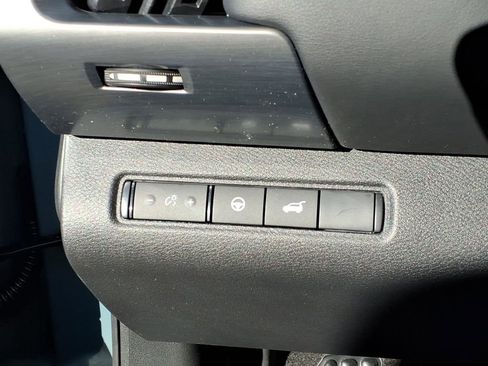 New 2026 Nissan Pathfinder SL image 18