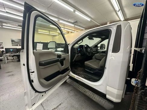 Used 2018 Ford F550 2WD Regular Cab Super Duty w/ Power Equipment Group image 6