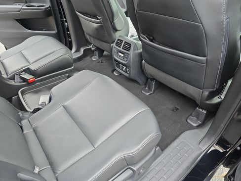 Certified 2022 Honda Pilot Touring image 11