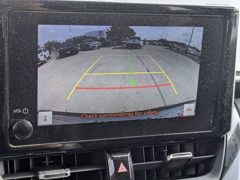 Used 2023 Toyota Corolla Cross XLE image 17