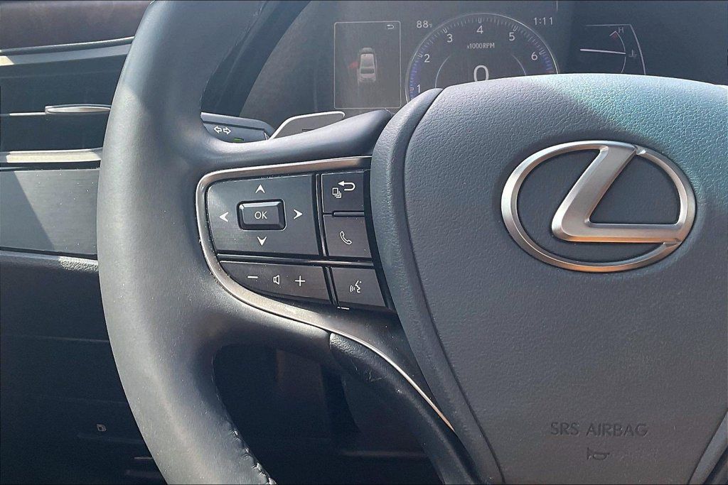 Used 2022 Lexus ES 350 w/ Premium Package FWD image 16