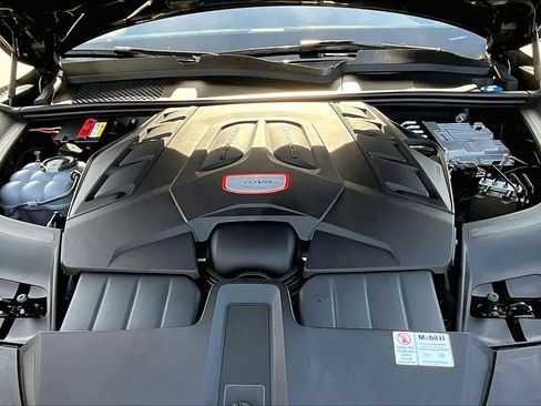 Used 2020 Porsche Cayenne Turbo image 34