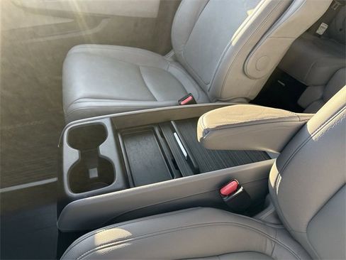 Certified 2024 Honda Odyssey Touring image 22