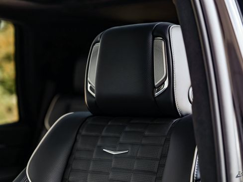 Used 2025 Cadillac Escalade V image 39