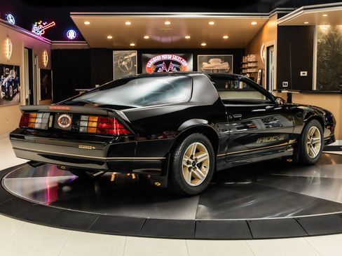 Used 1987 Chevrolet Camaro Z28 RWD image 13