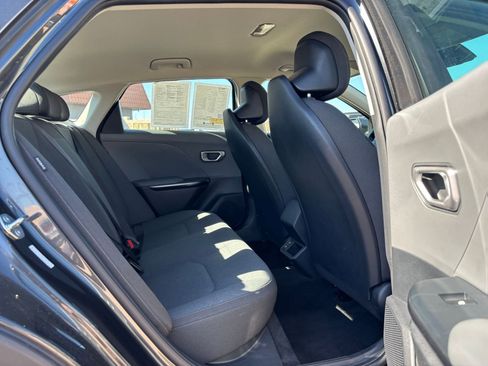 Used 2025 Kia K4 LXS image 24
