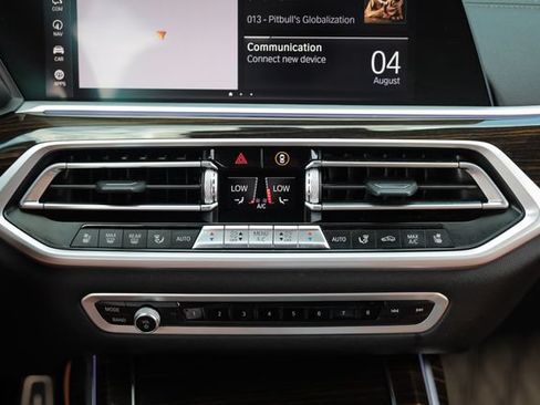 Used 2021 BMW X7 M50i AWD/4WD image 45