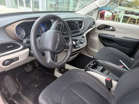 Used 2018 Chrysler Pacifica Touring Plus w/ Tire & Wheel Group FWD image 20