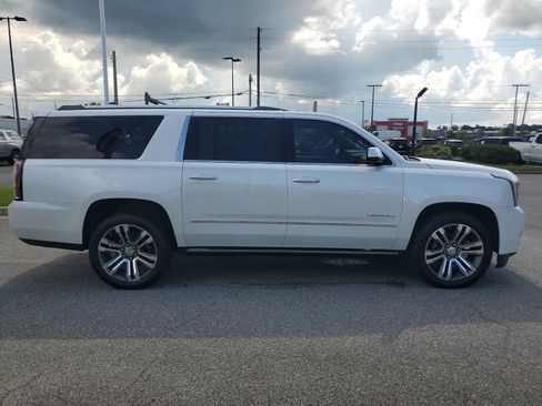 Used 2017 GMC Yukon XL Denali w/ Open Road Package AWD/4WD image 7