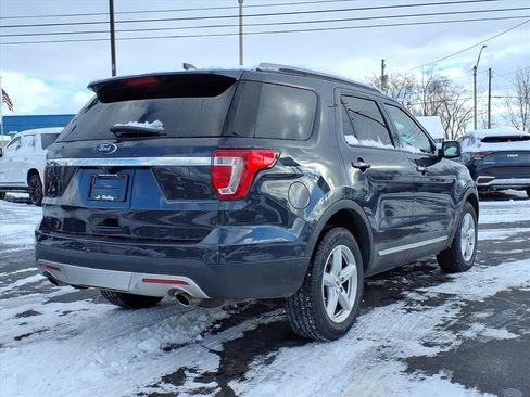 Used 2017 Ford Explorer XLT w/ Equipment Group 201A image 10