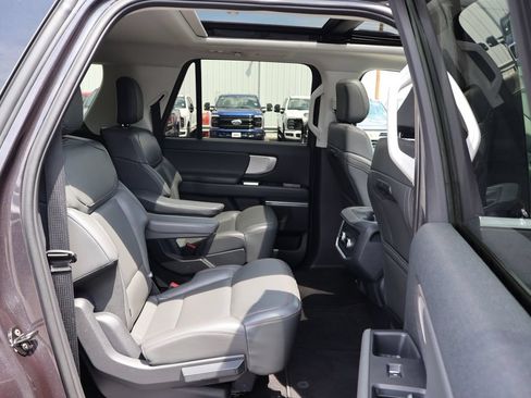 Used 2025 Ford Expedition Max Active AWD/4WD image 24