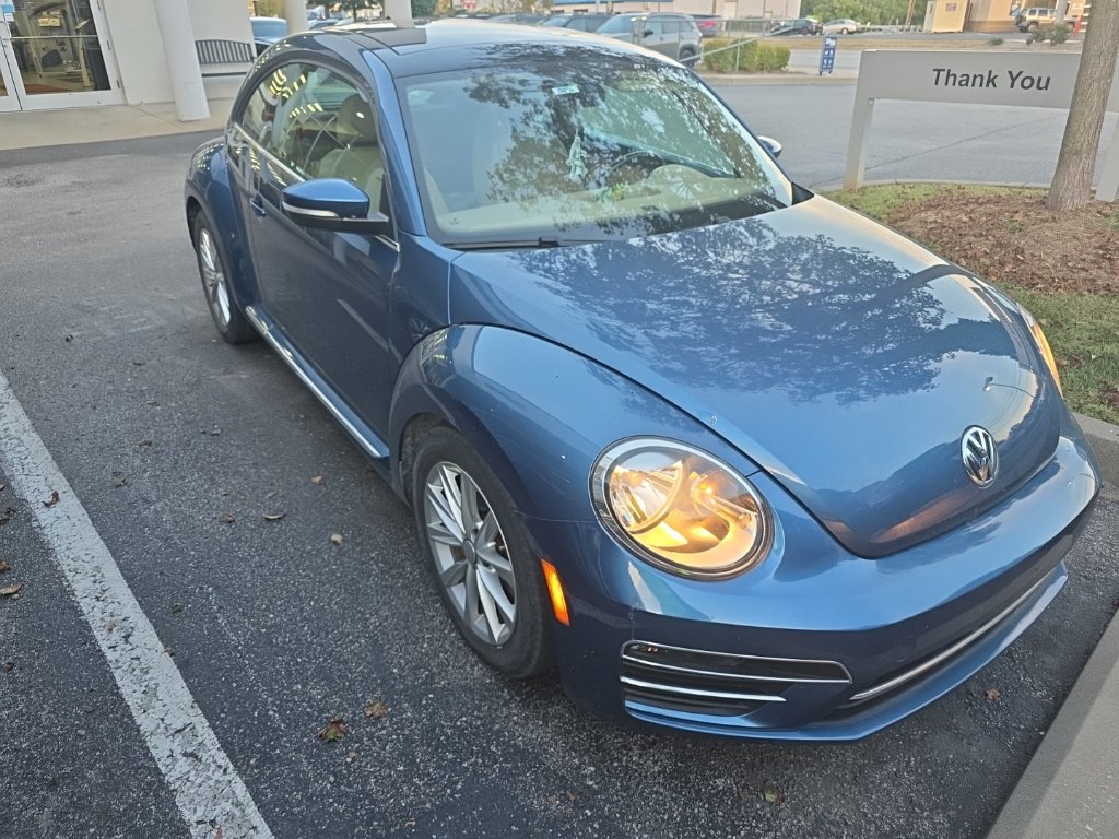 Used 2019 Volkswagen Beetle 2.0T SE FWD image 2