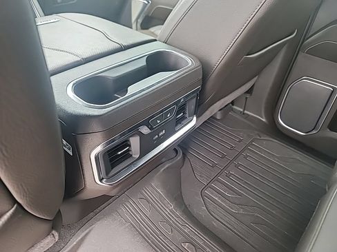 Used 2025 GMC Sierra 2500 Denali w/ Technology Package AWD/4WD image 18