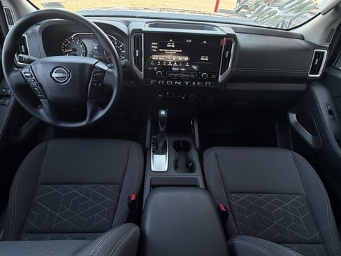Certified 2025 Nissan Frontier SV image 23