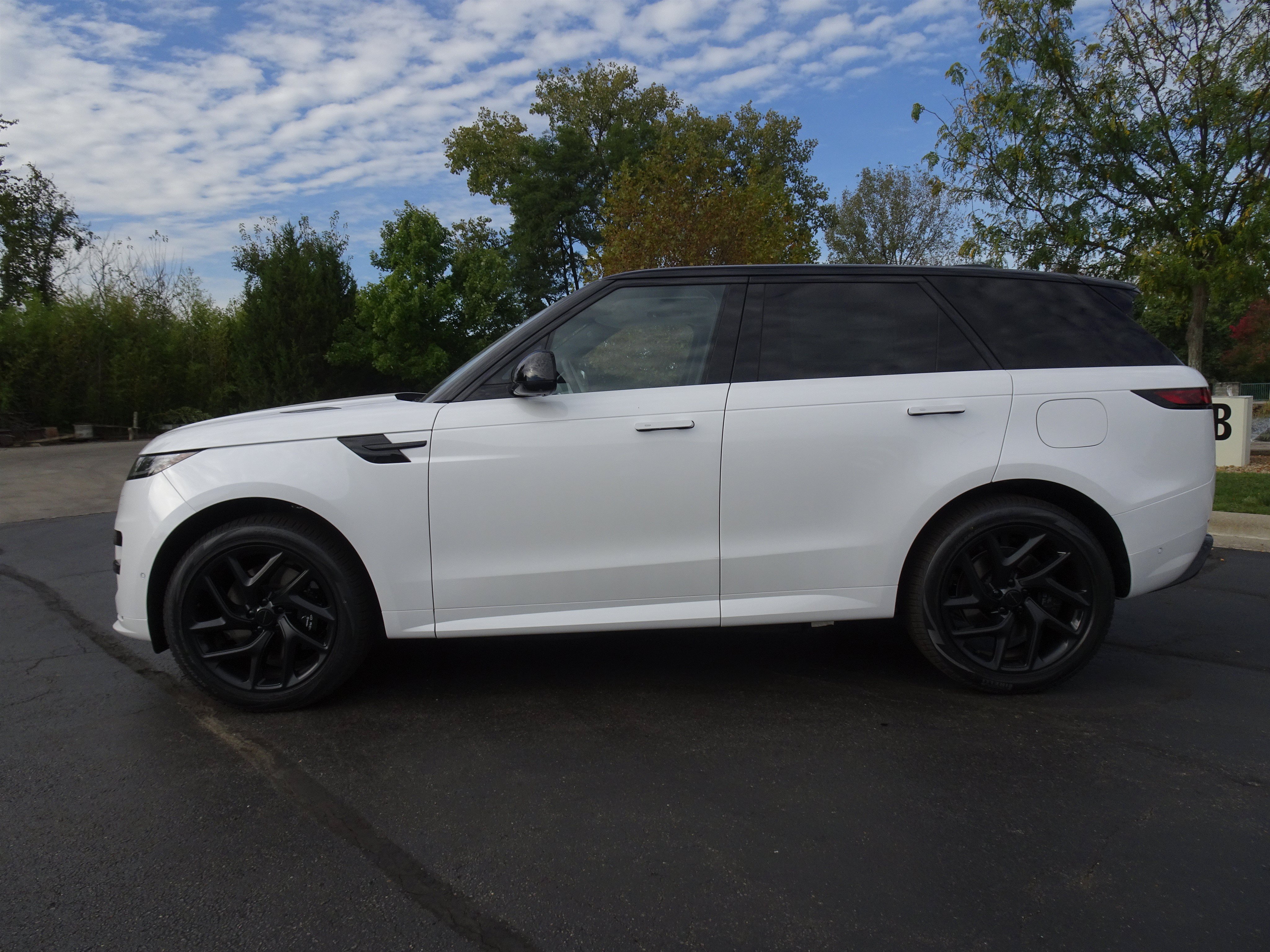 New 2027 Land Rover Range Rover Sport Battersea AWD/4WD image 7