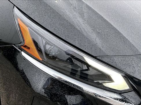 Used 2025 Nissan Altima 2.5 SV image 27