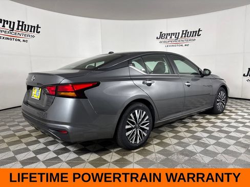 Used 2025 Nissan Altima 2.5 SV FWD image 6