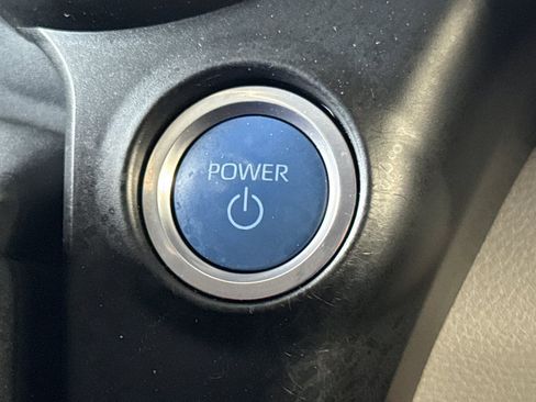 Certified 2023 Toyota Sienna LE image 25