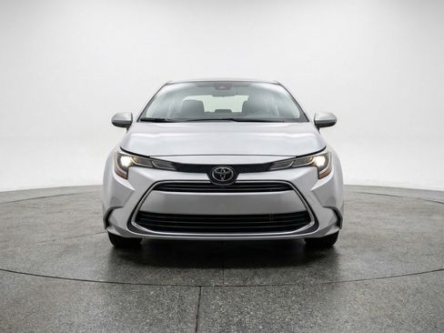 Used 2025 Toyota Corolla LE FWD image 2