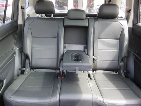 Used 2020 Volkswagen Tiguan SE image 22