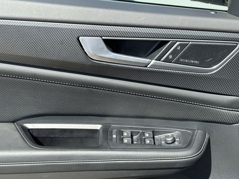 Used 2024 Volkswagen Atlas Cross Sport SEL Premium R-Line image 23