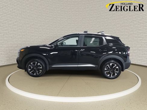 Used 2026 Nissan Kicks SV w/ SV Premium Package AWD/4WD image 8