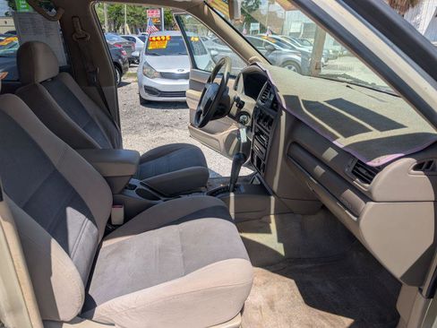 Used 2001 Nissan Pathfinder SE RWD image 13