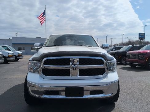 Used 2018 RAM 1500 Classic SLT image 12