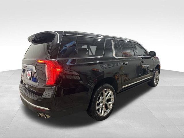 Used 2023 GMC Yukon XL Denali w/ Denali Reserve Package AWD/4WD image 4