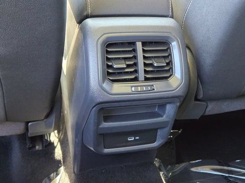 Used 2023 Volkswagen Taos SE w/ Panoramic Sunroof Package FWD image 18